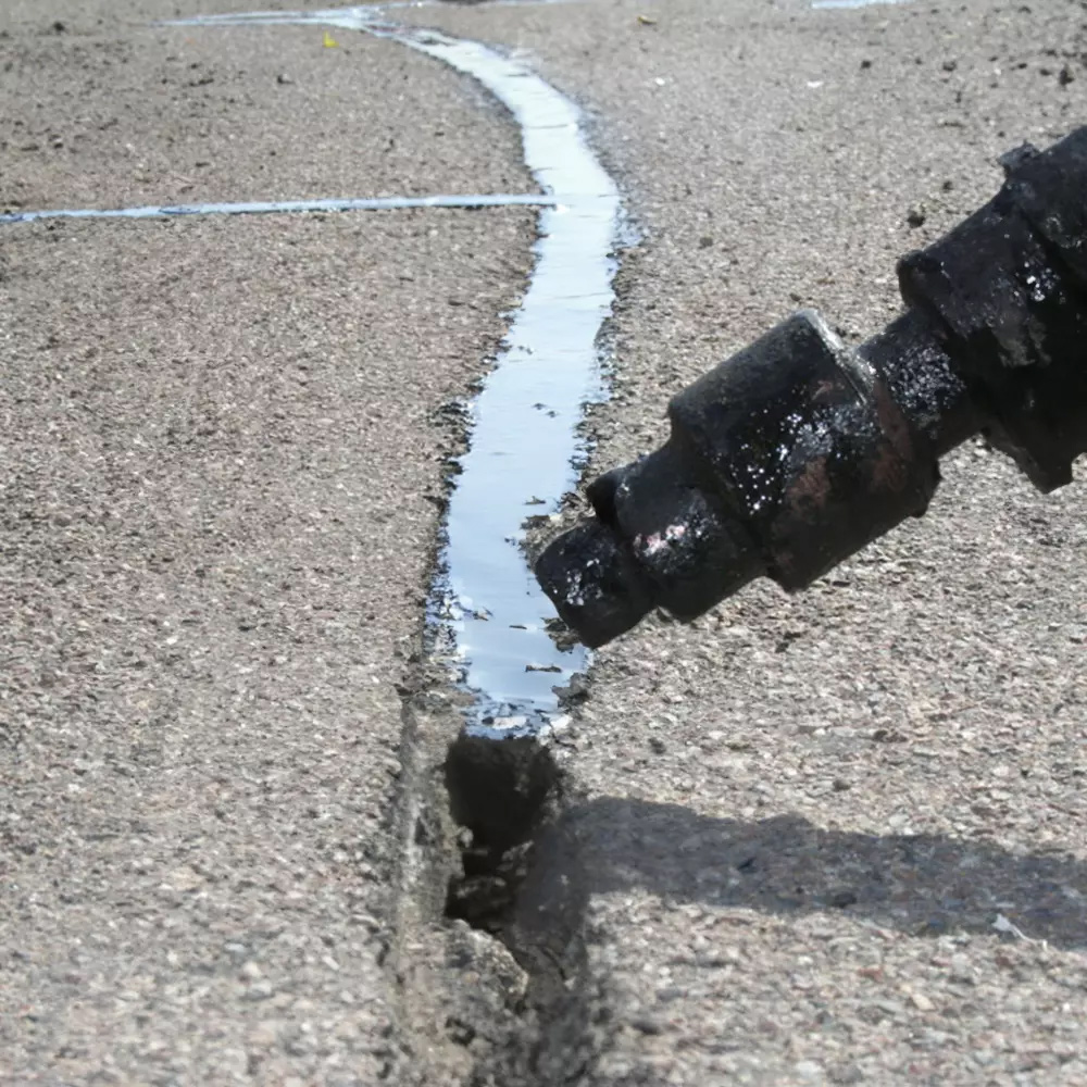 Asphalt Crack Filling